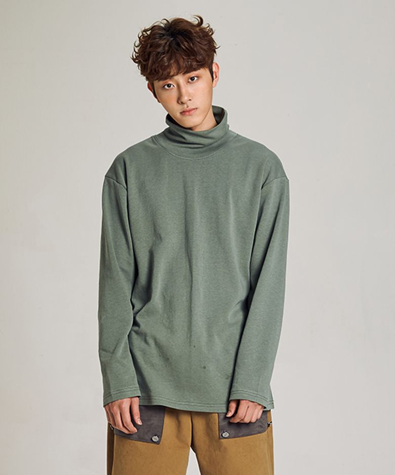High neck T-shirt