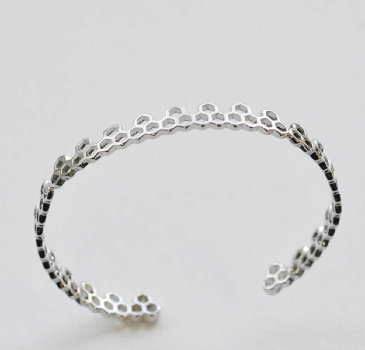 조에나(ZOENA) 허니비 모티브 뱅글