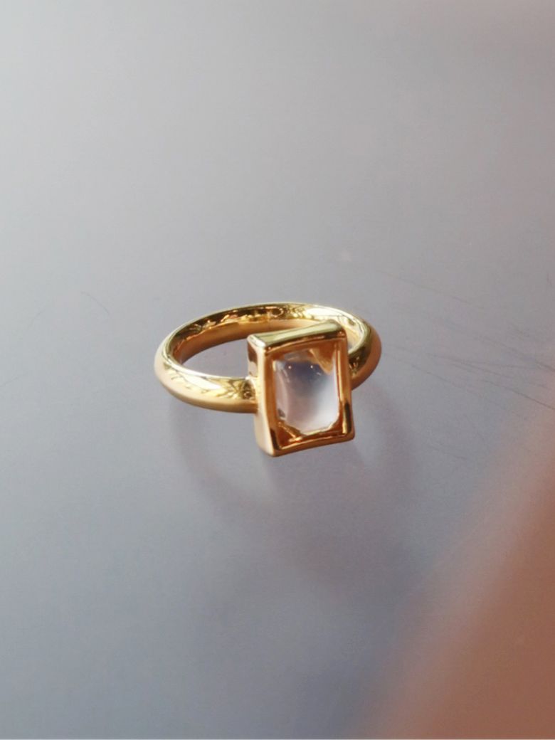 QUARTZ RECTANGLE RING
