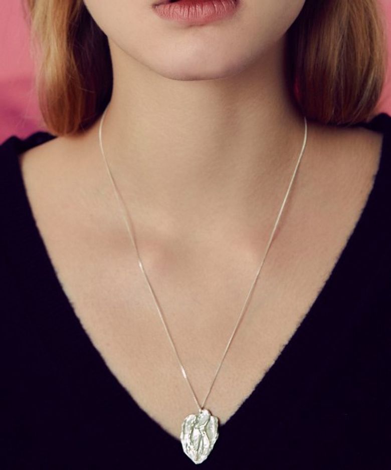 Ruff necklace