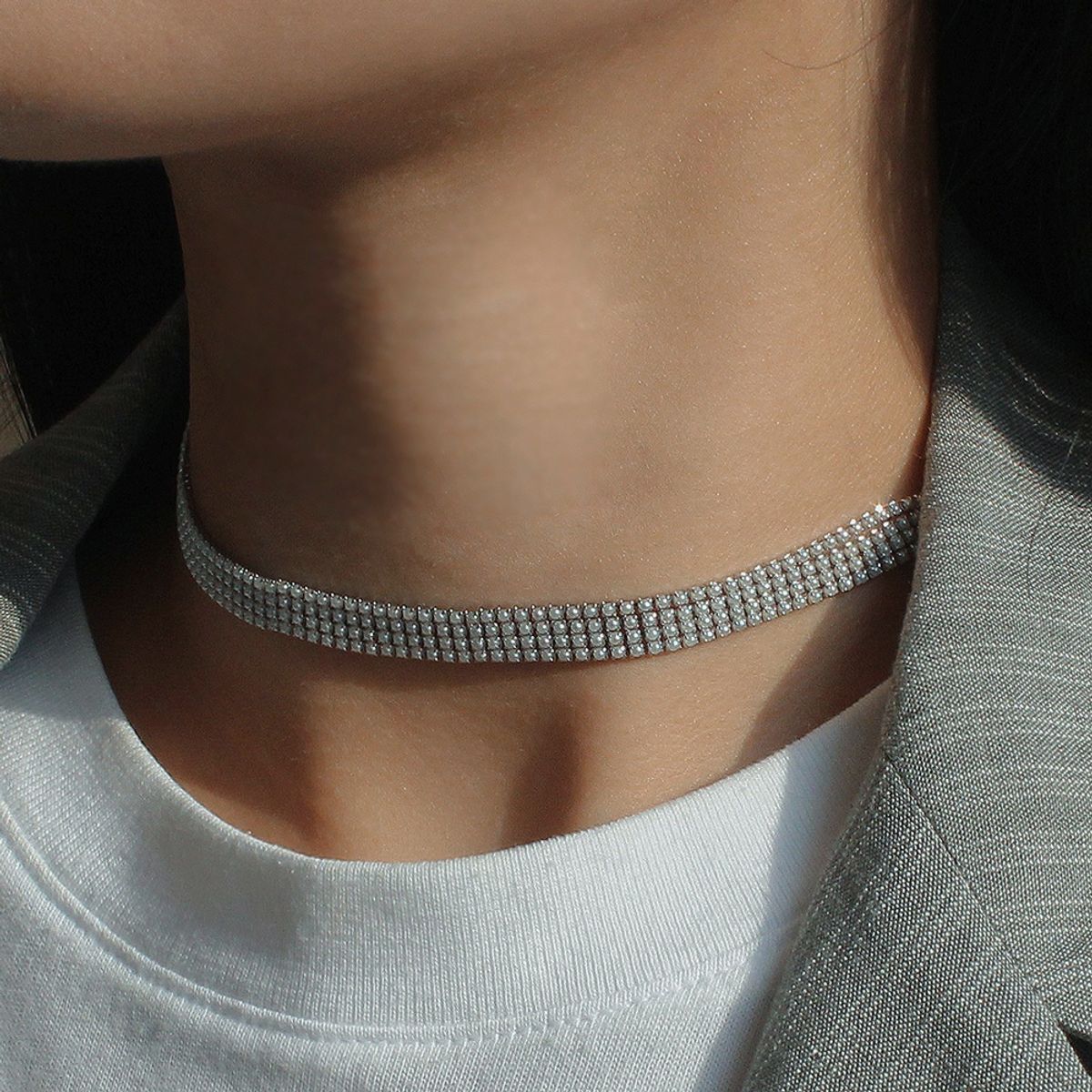 포스트루드(POSTLUDE) S LINE PEARL CHOCKER (2 COLORS)