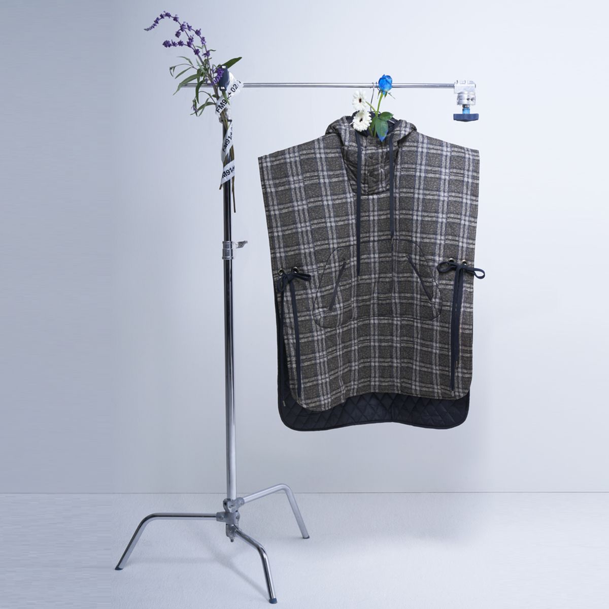 에프엠9102(FM91.02) MATCHeS PADDiNG Pancho check/navy