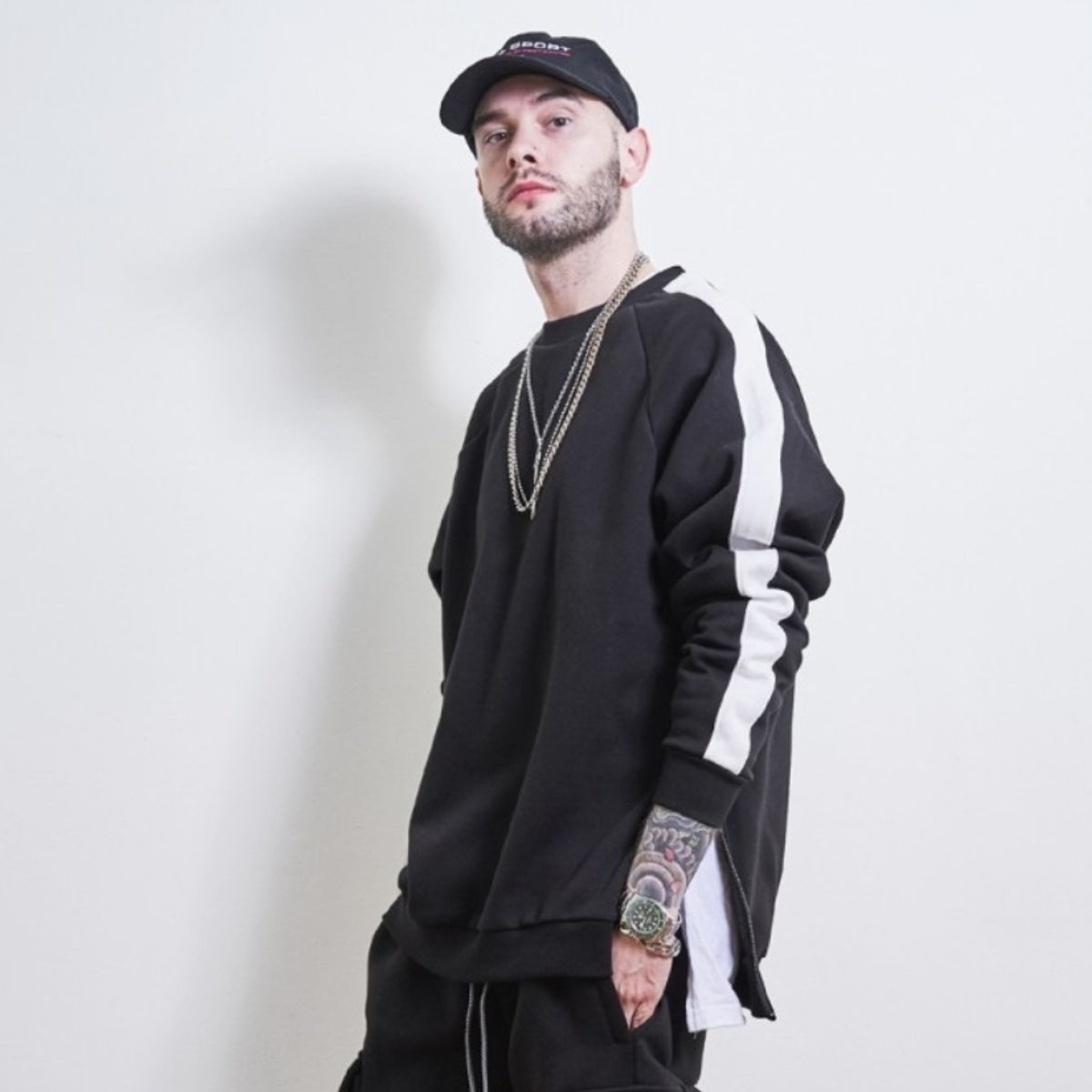 라울(LAUL) SIDE LINE WARM TERRY CREWNECK BLACK 사이드라인 기모맨투맨 블랙