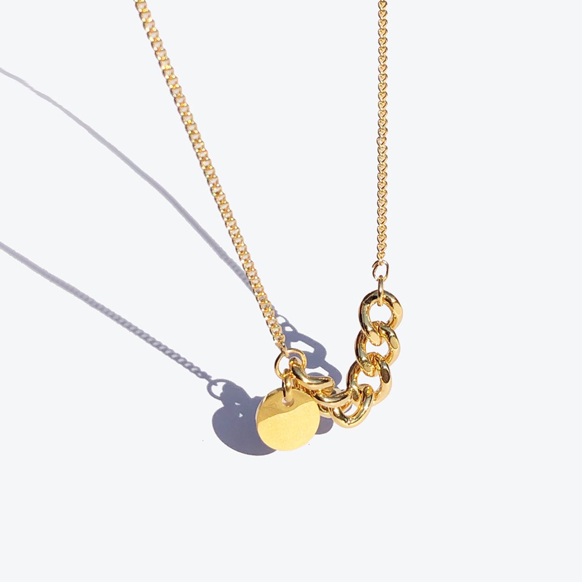 러쉬오프(RUSH OFF) Two Flow Circle Pendant Gold Necklace / 써지컬스틸  투플로우 써클 펜던트 골드목걸이