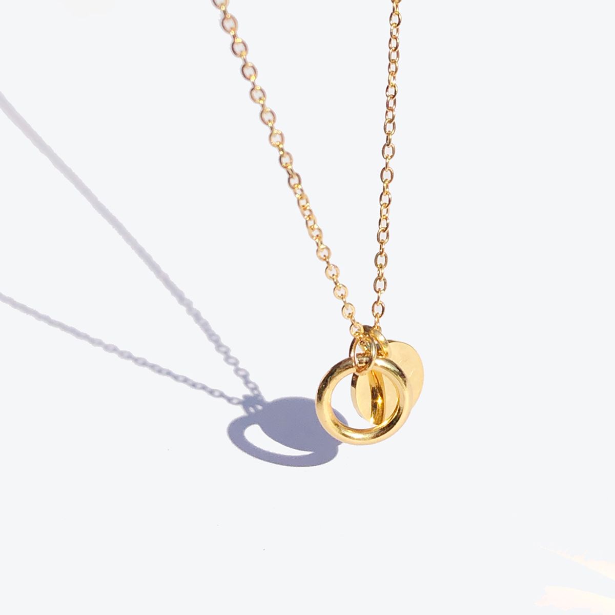 러쉬오프(RUSH OFF) Dual Circle Pendant Gold Necklace / 써지컬스틸 듀얼 써클 펜던트 골드 목걸이