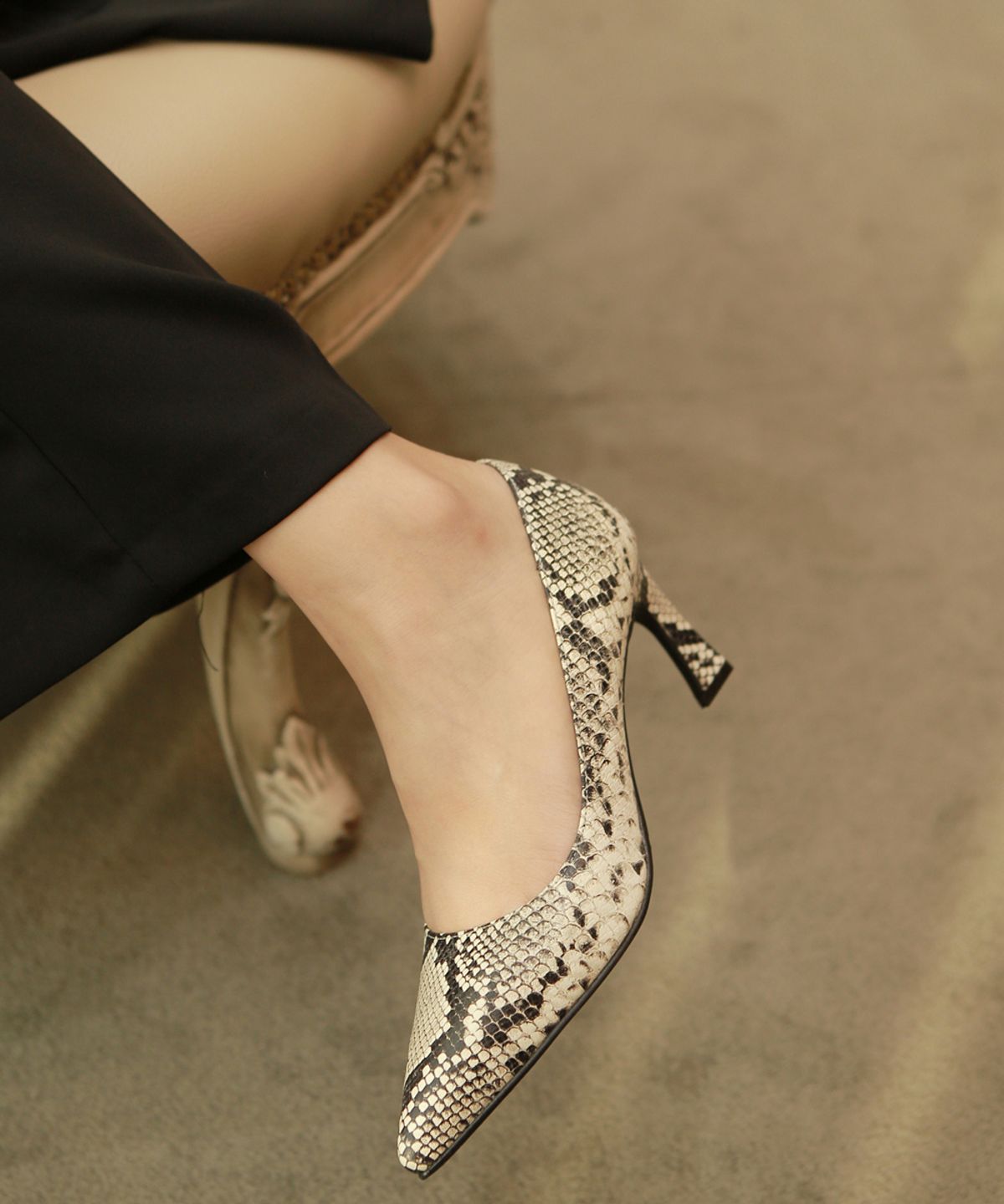 프리플라(FRI FLA) 19B610 python skin pumps