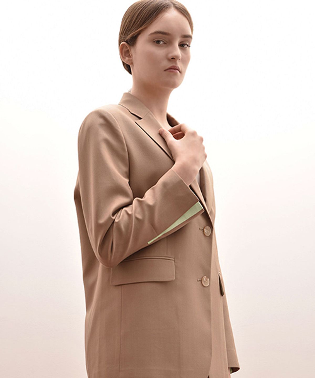 아바몰리(AVA MOLLI) CASIOPEA SINGLE JACKET (Beige)
