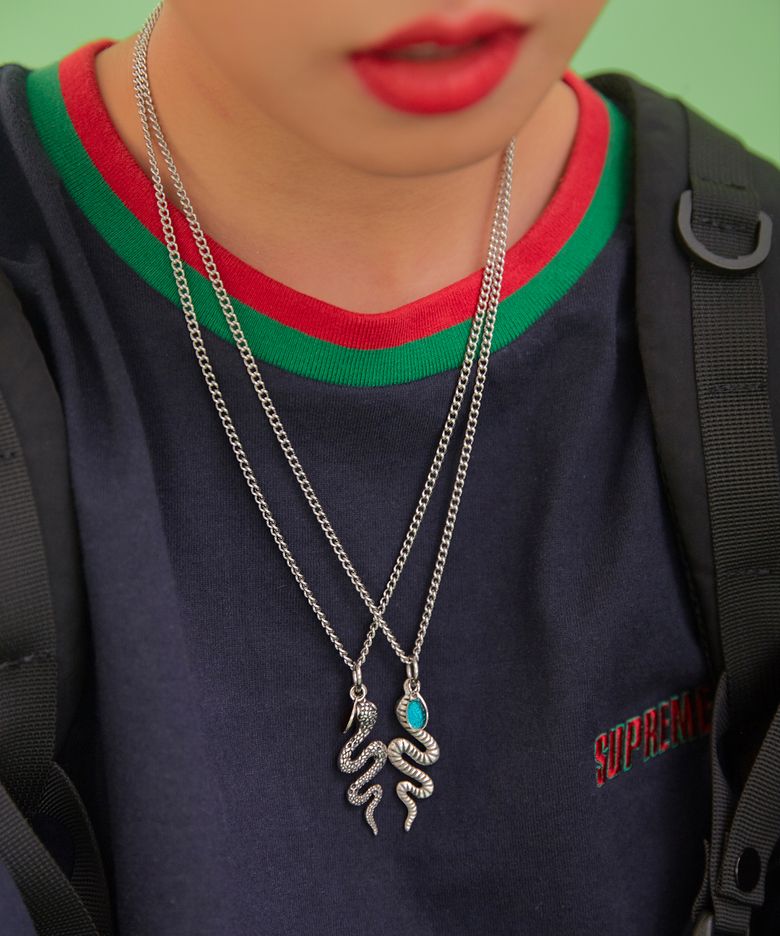 뱀 목걸이