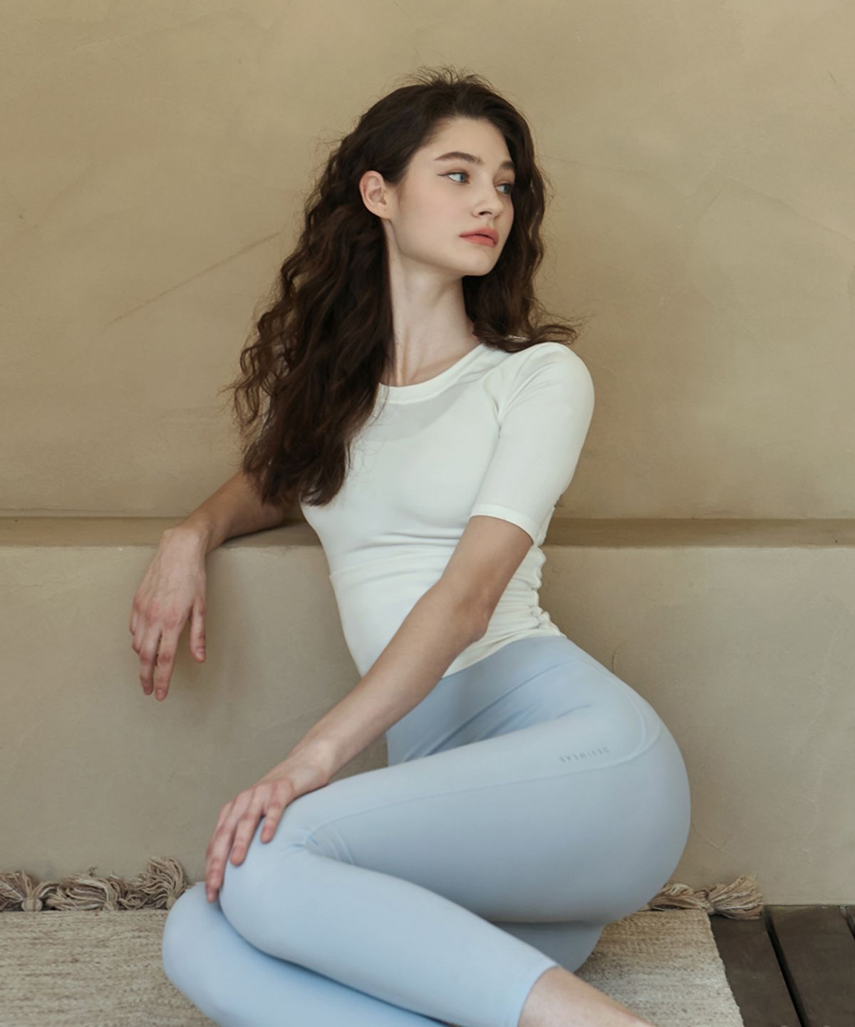 데비웨어(DEVIWEAR) Edge crop half tee DEVI-T0040-화이트