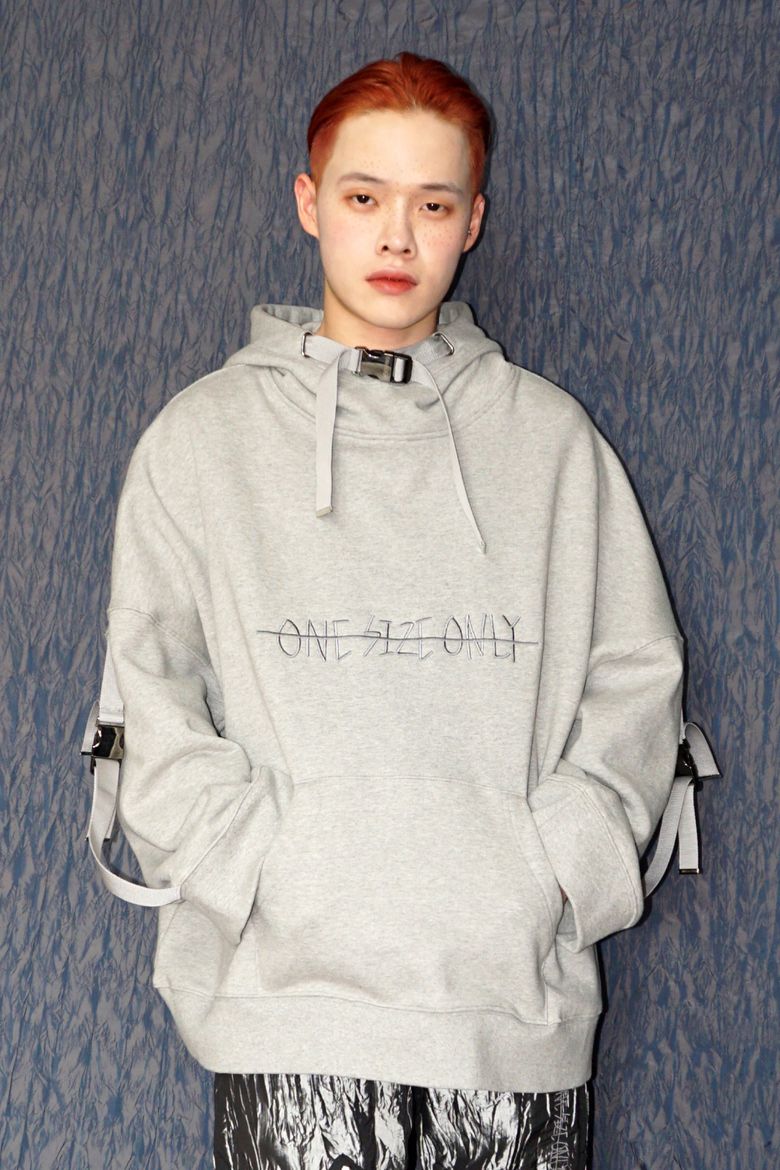 BUCKLE UP HOODIE (GRAY)