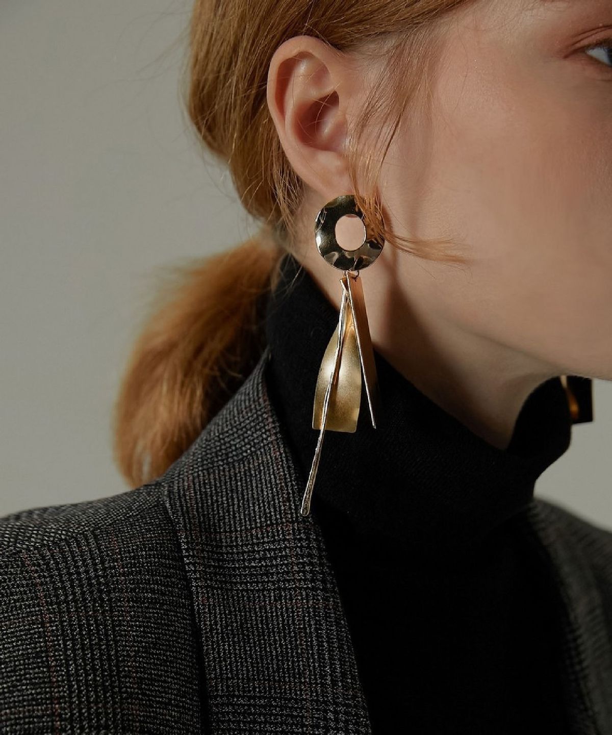 위트홀리데이(WIT-HOLIDAY) twist layered unbal earring