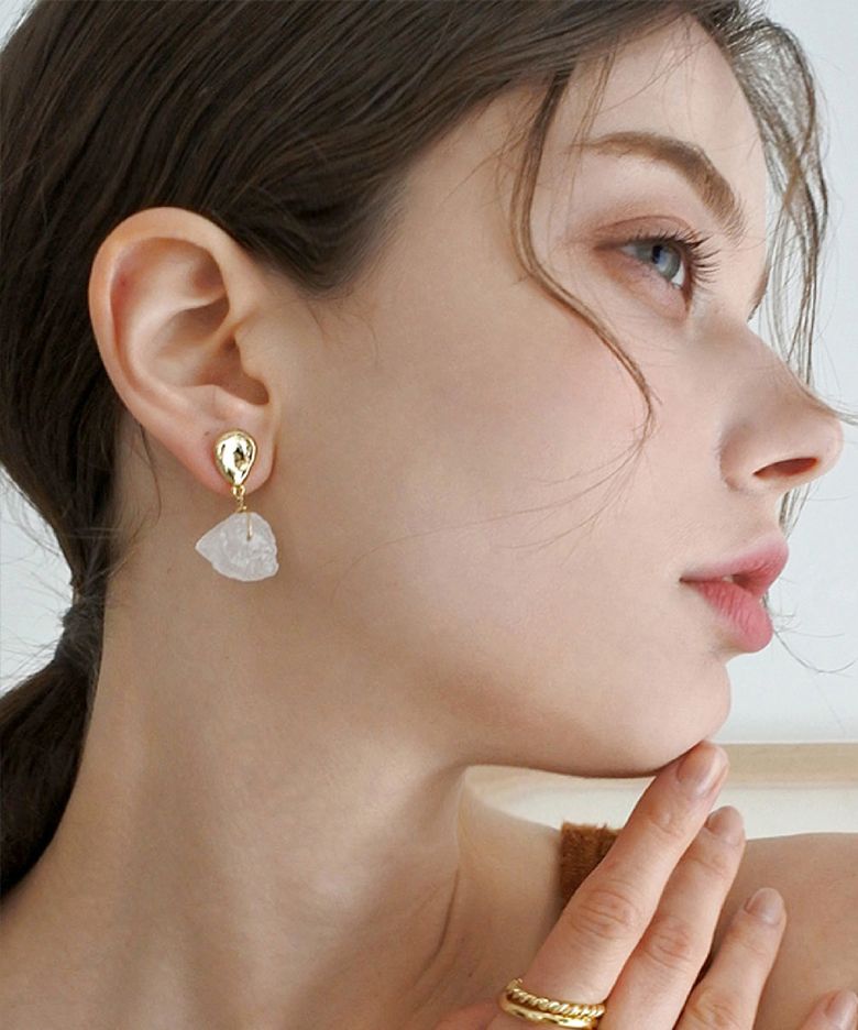 Water drop stone earring [Gold_White]