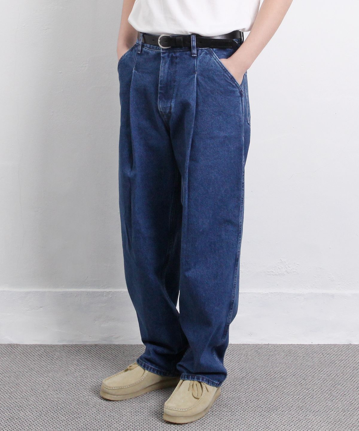 제로(XERO) Deep One Tuck Denim Pants [Mid Blue]