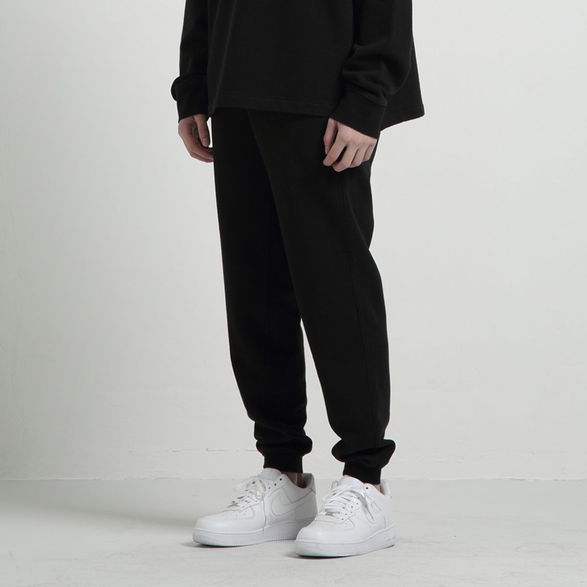 호웨어(HOWEAR) 20SS JOGGER - SOFT BLACK