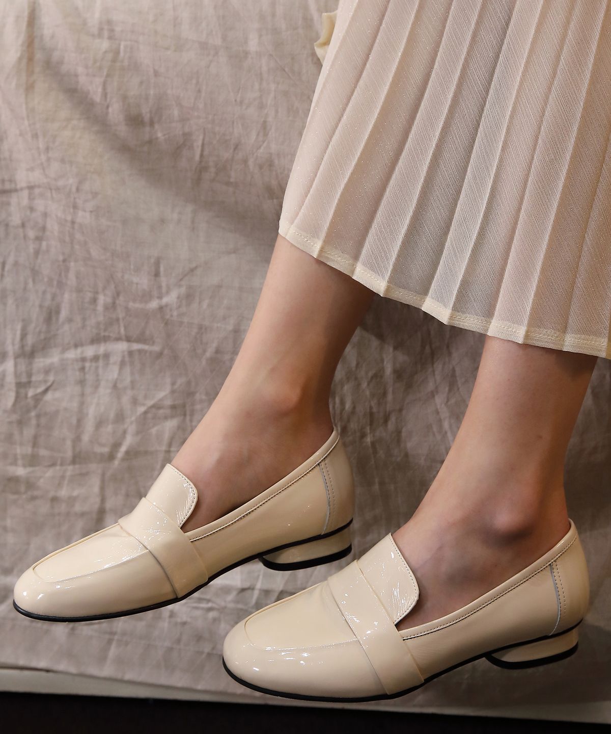 프리플라(FRI FLA) 20A701 cream loafer