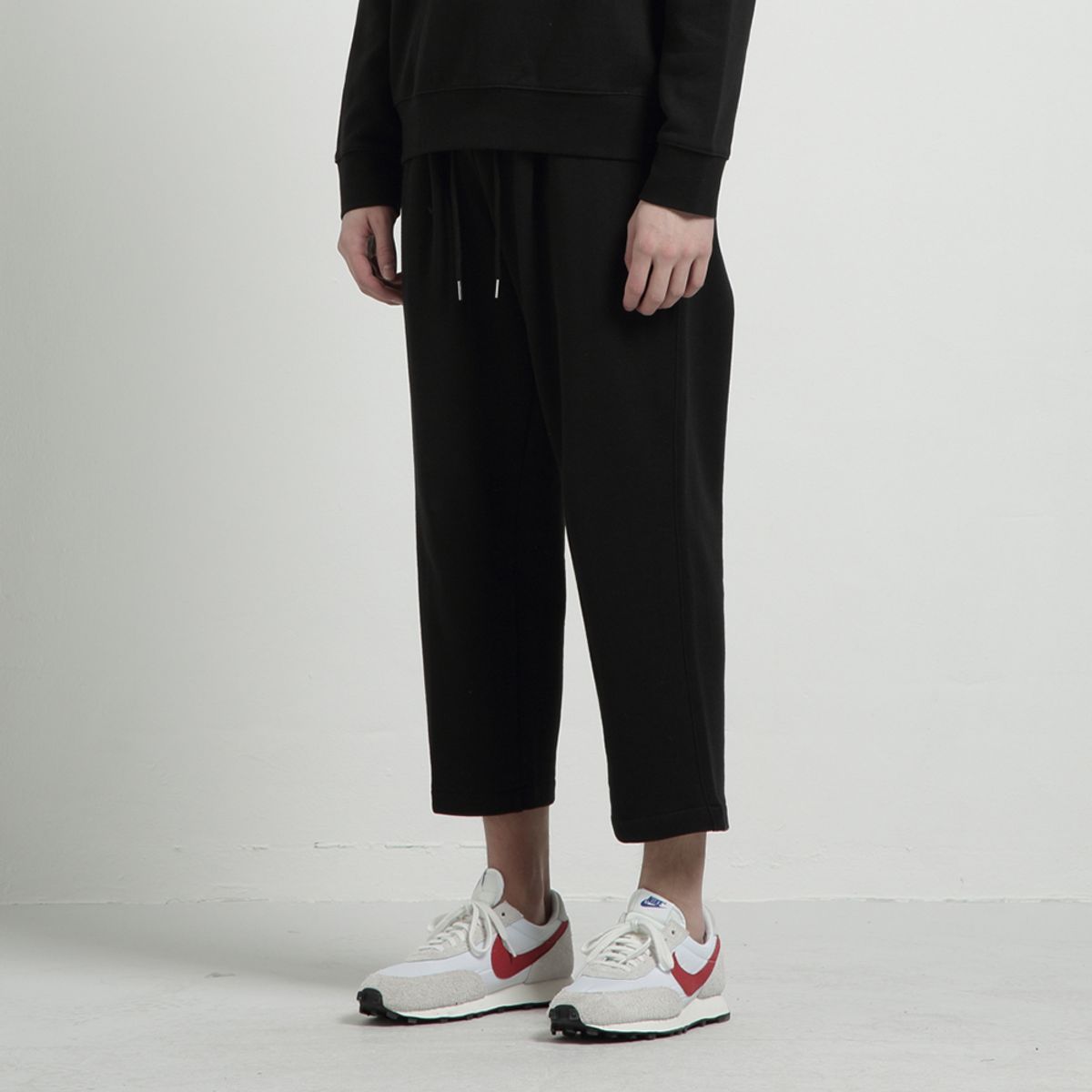 호웨어(HOWEAR) [Cozy Skin] CAPRI PANTS - BLACK