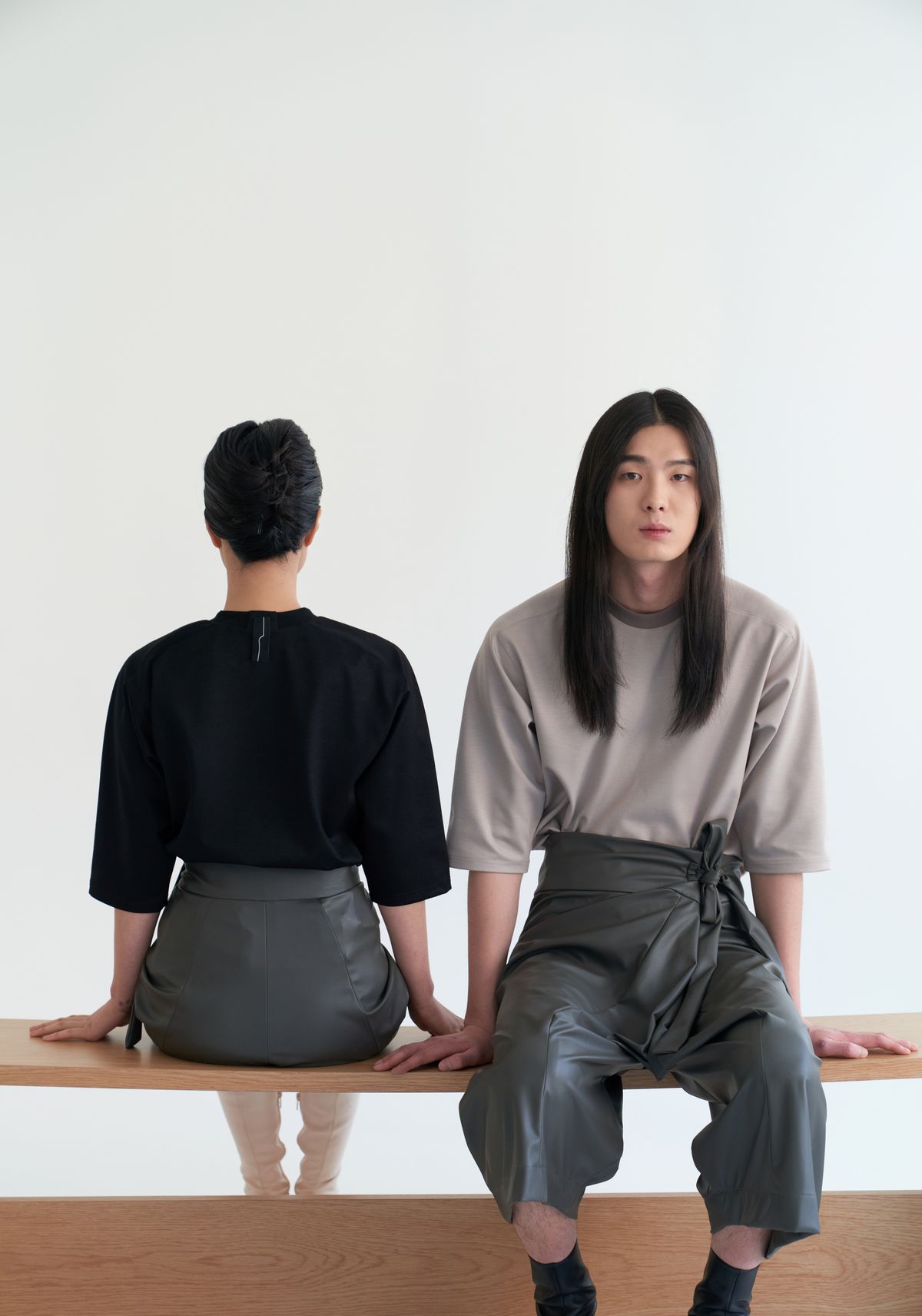 고목(KOMOK) 창과 문 티셔츠 (Ash gray)-남