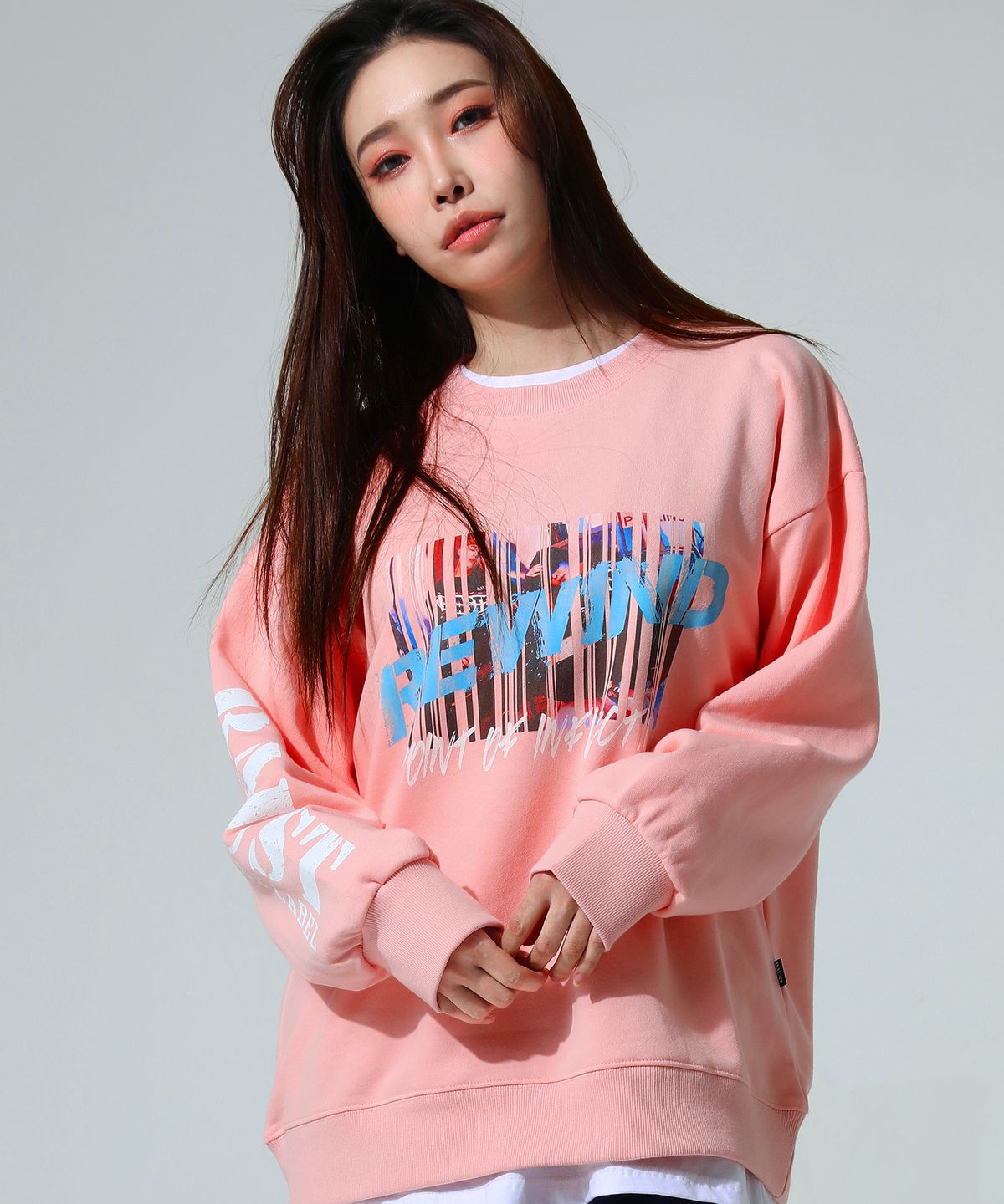바우스트(BAUST) 크랙 디지털 그래픽 프린팅 오버핏 맨투맨[PINK]