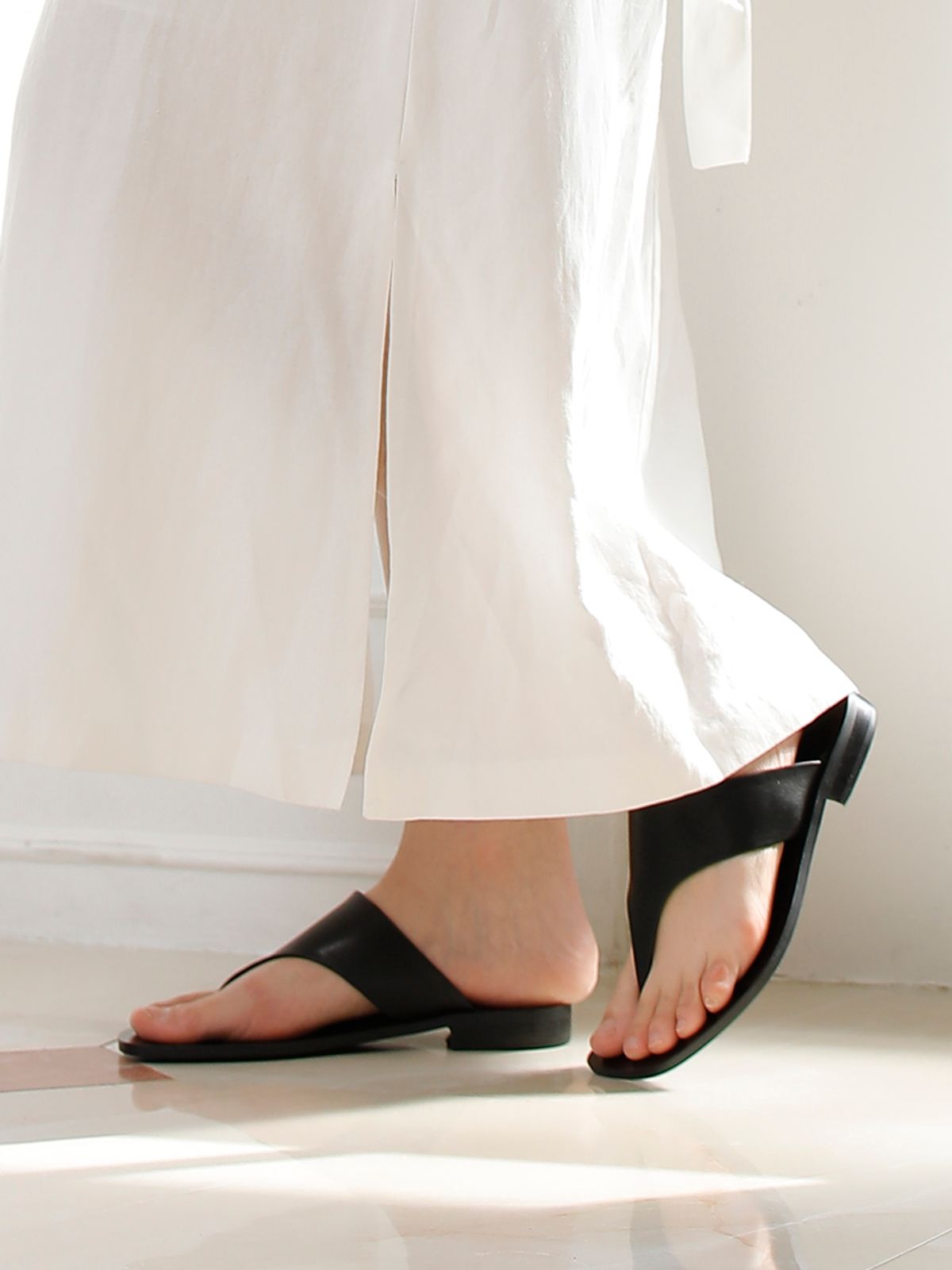 바이언스(BYEUUNS) BKS2002 T FLIPFLOP SANDAL BLACK