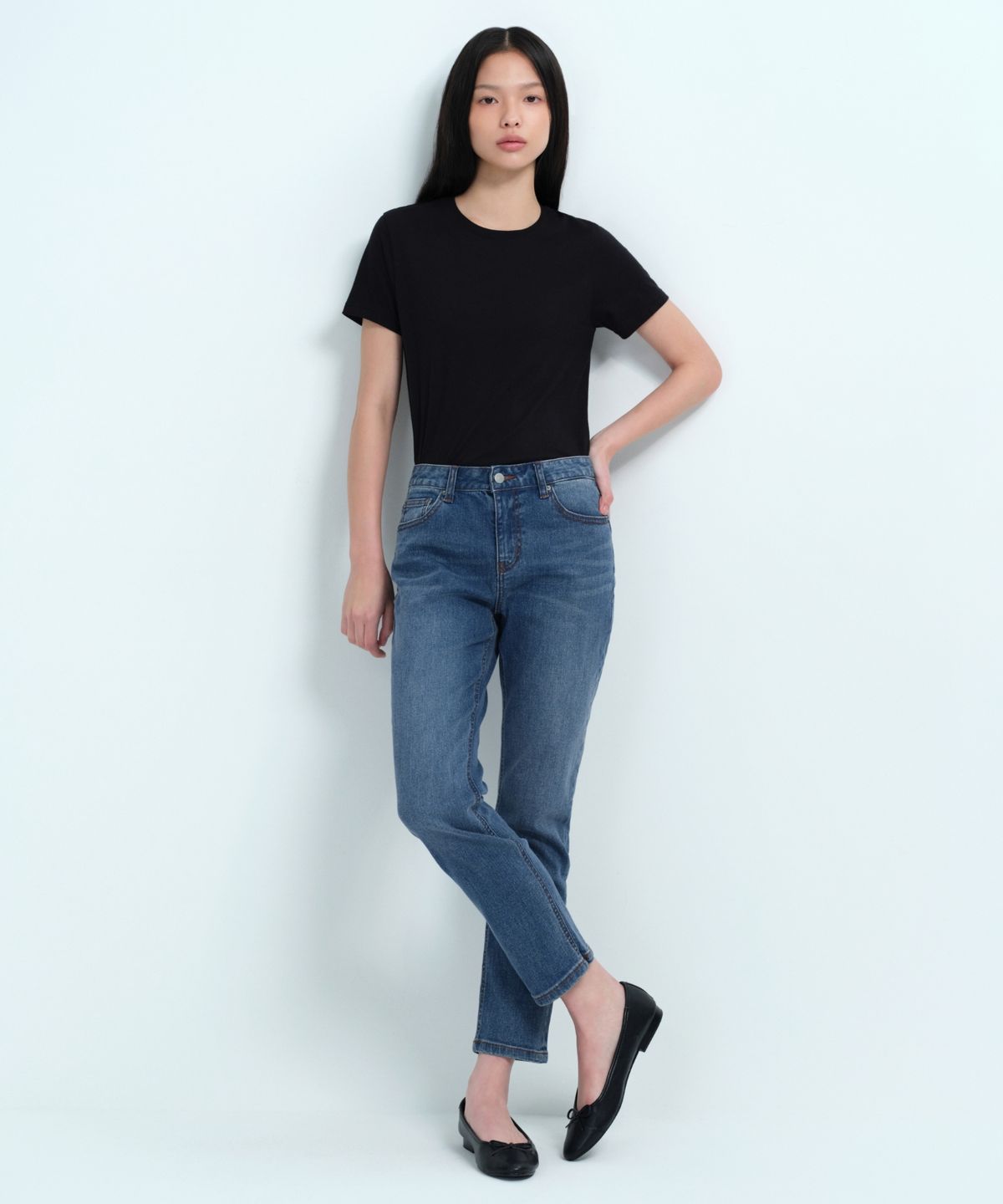 무신사 스탠다드 우먼(MUSINSA STANDARD WOMAN) 우먼즈 슬림 스트레이트 데님 팬츠 [미디엄 인디고]