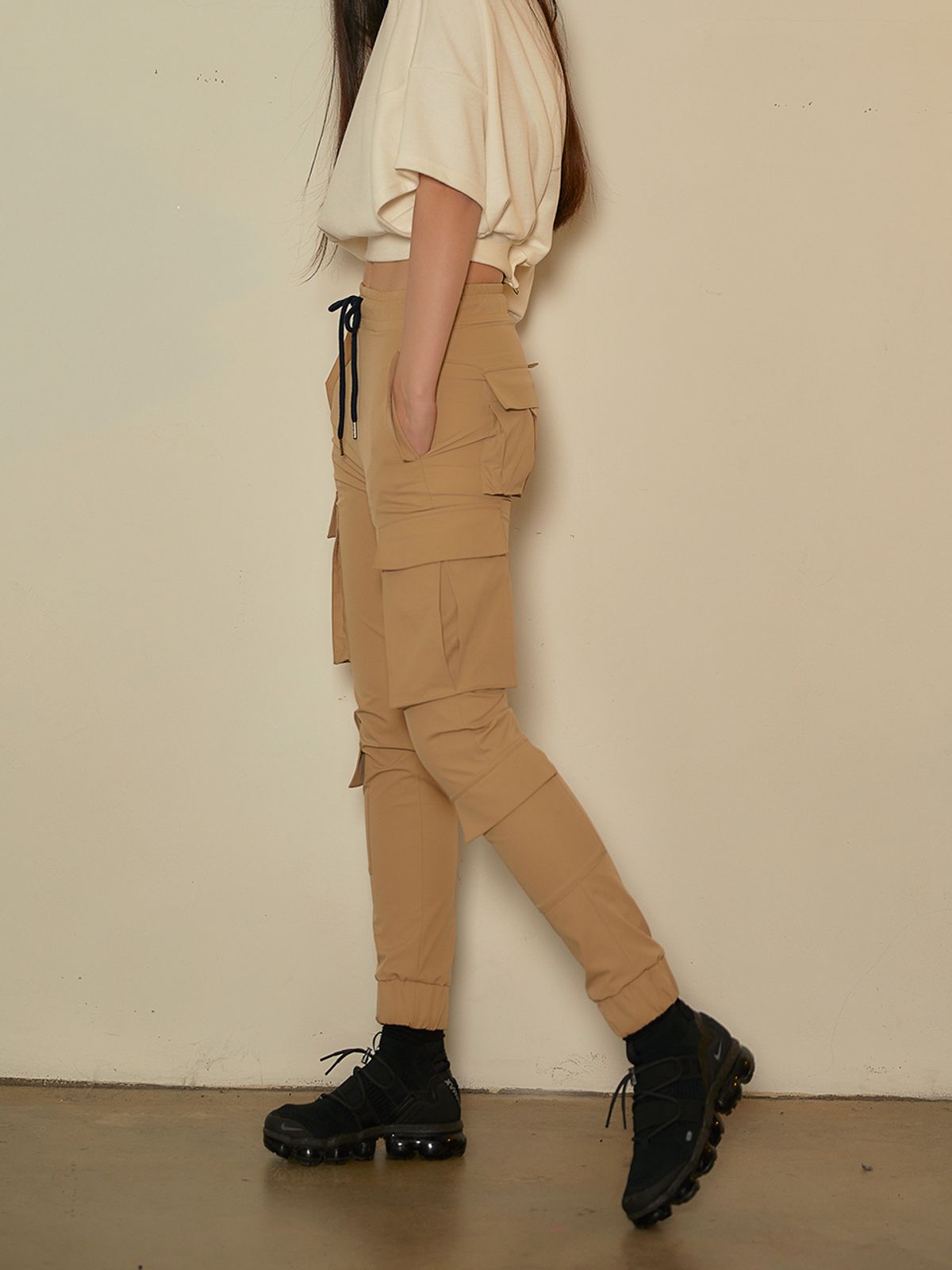 엑스와이(EXYAIW) String Cargo Pants_Beige