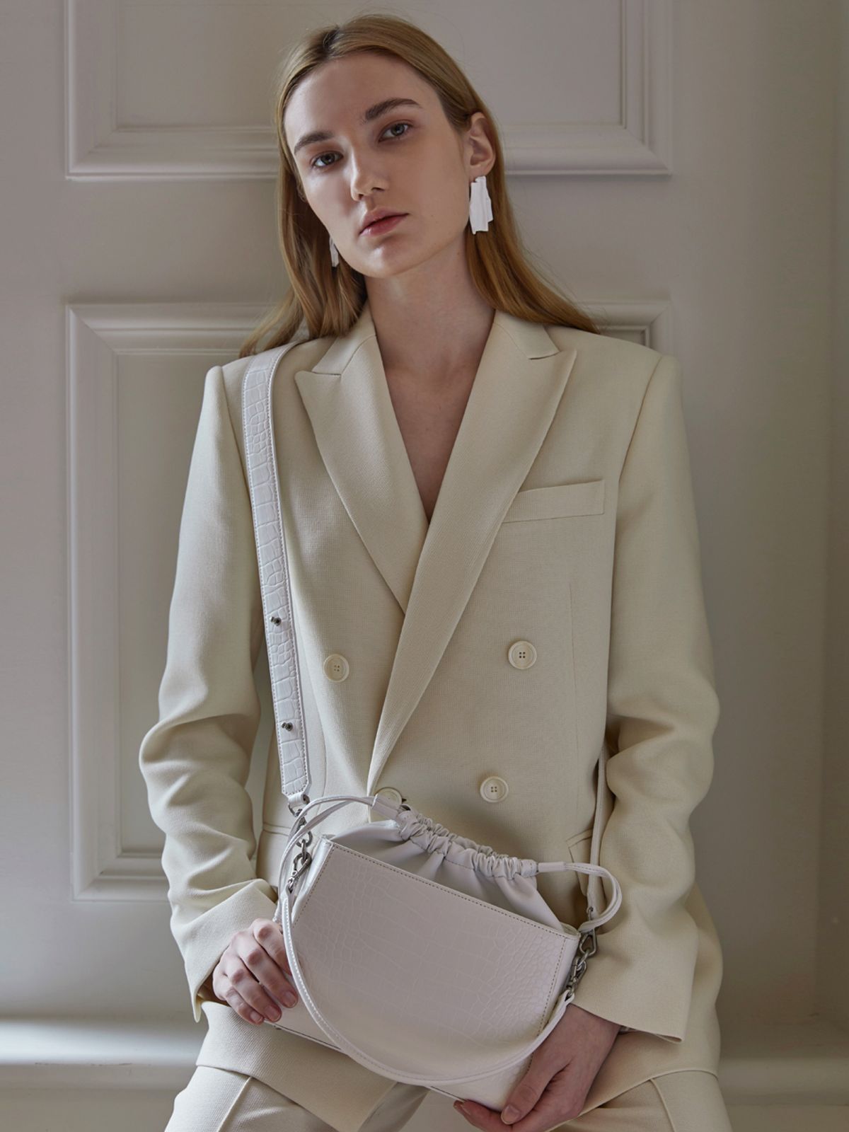 세미코드(SEMICODE) Tiam bag - white