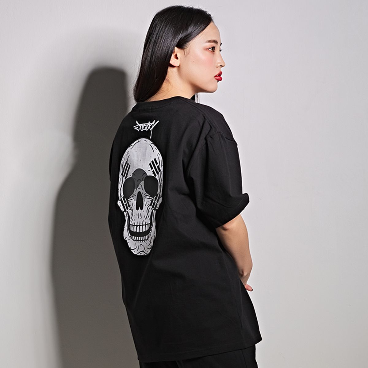 메이드한멋(MADEHANMUT) 스컬 반팔T-shirts(블랙)