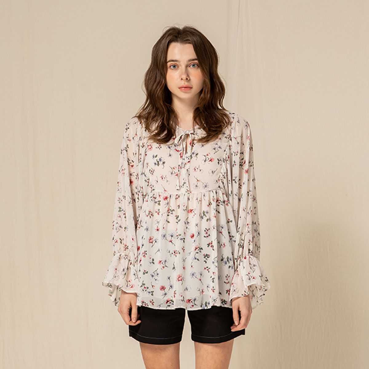라온(RA_ON) Shirring Detail Blouse (WH)