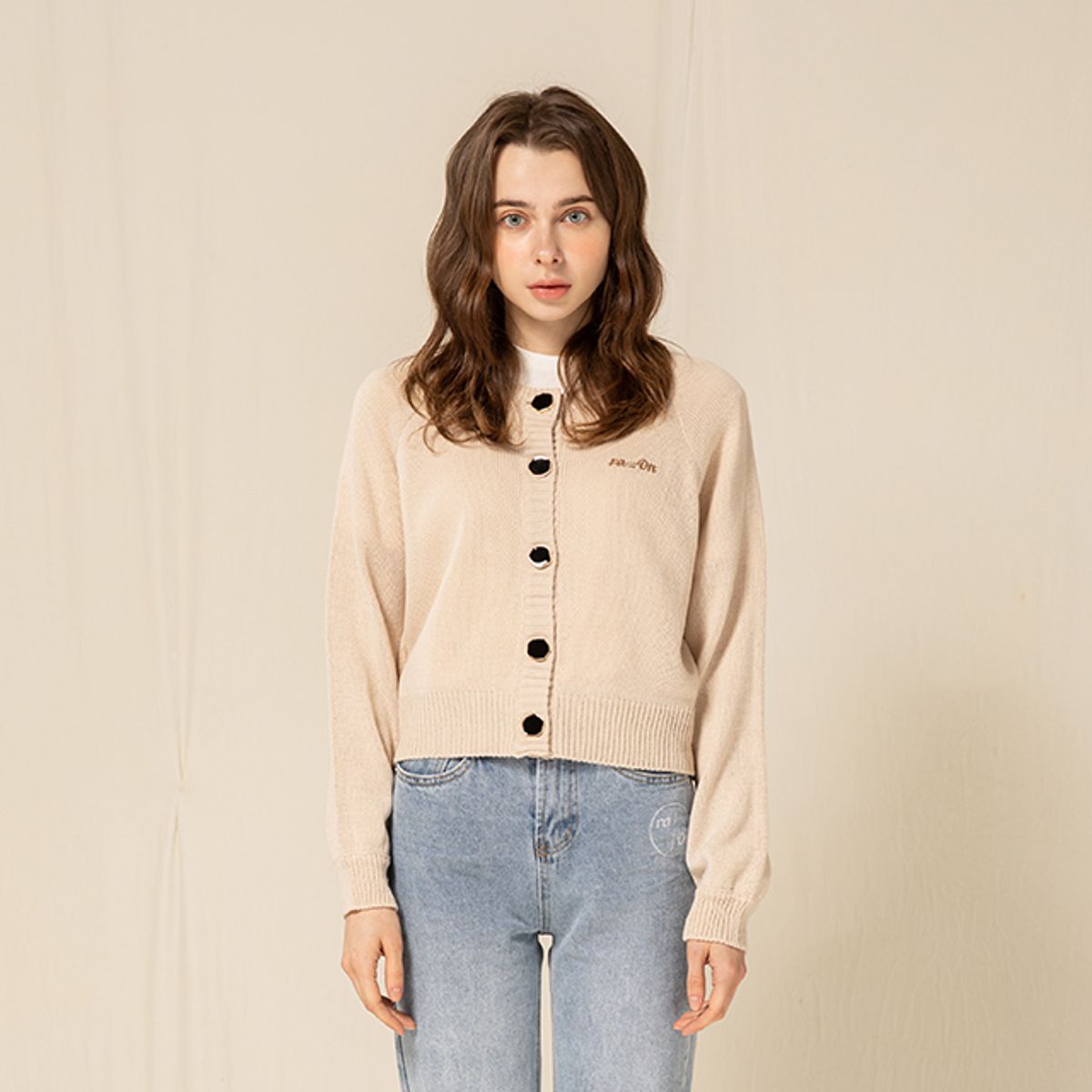 라온(RA_ON) Basic Logo Knit Cardigan (IV)