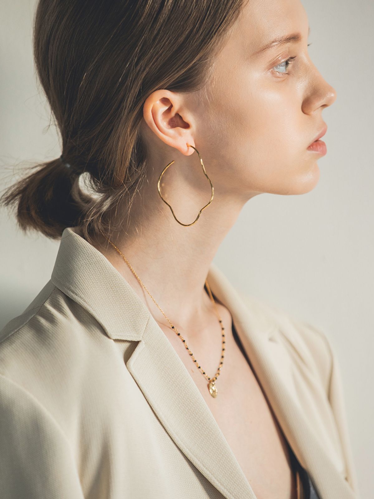 오키디루포(OCCHI DI LUPO) Helena gran fiore hoop earring