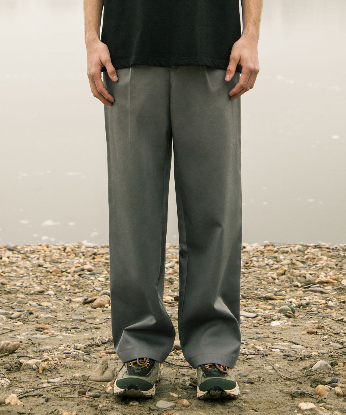 261이유아이(261EUI) BACK LOW POCKET PANTS GRAY