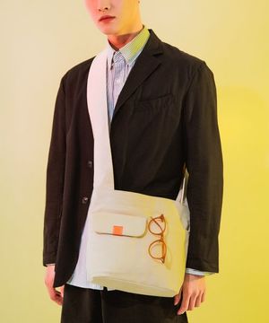 시그니쳐 사이드 에코백(에크루)