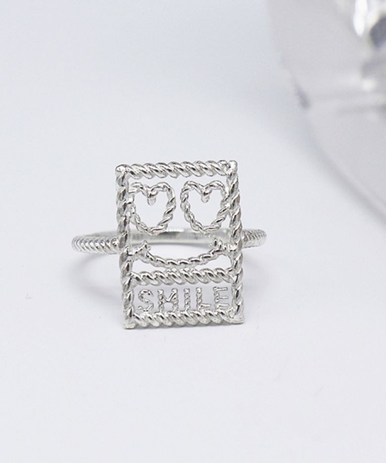 BONBEAU Kitsch square smile Ring  하트 스마일 꼬임링 반지