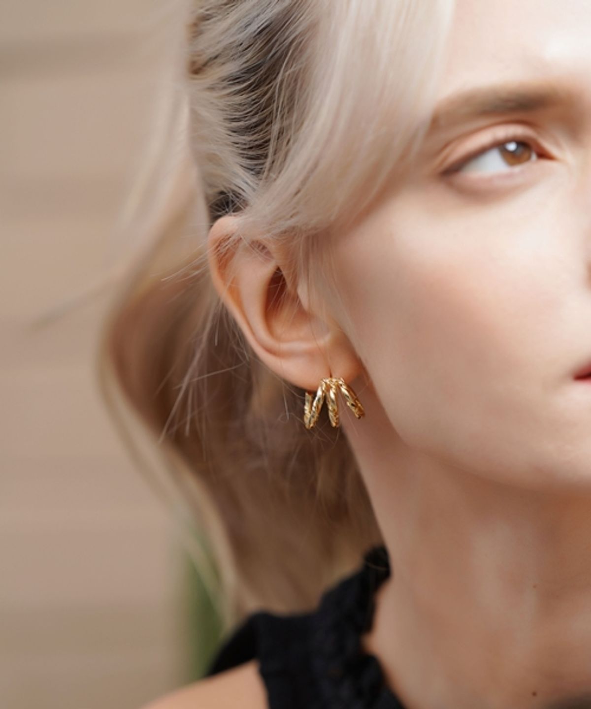 봉보(BONBEAU) Merry double twist hoop Earrings 트위스트링 꼬임 귀걸이