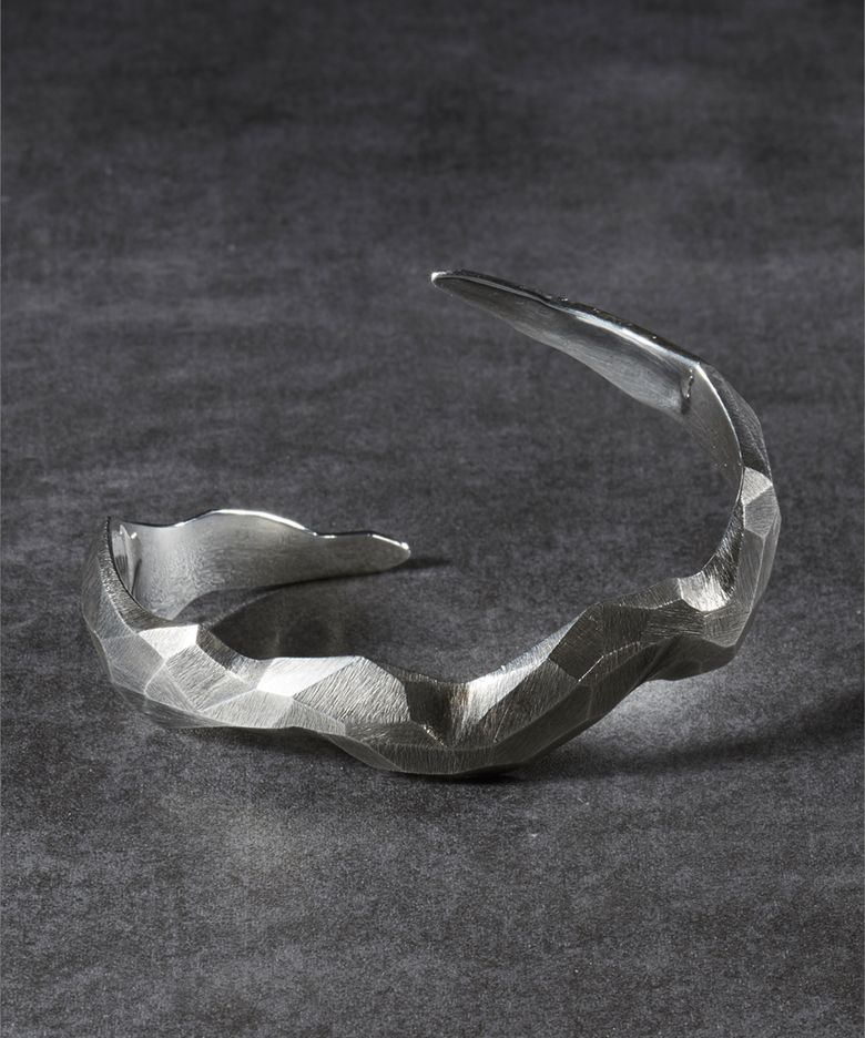 [ITW] TWISTED BRACELET