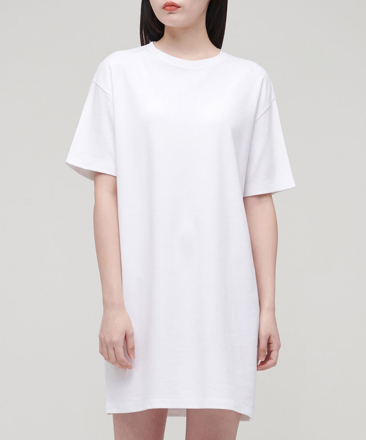 무신사 스탠다드 우먼(MUSINSA STANDARD WOMAN) 우먼즈 크루 넥 티셔츠 드레스 [화이트]