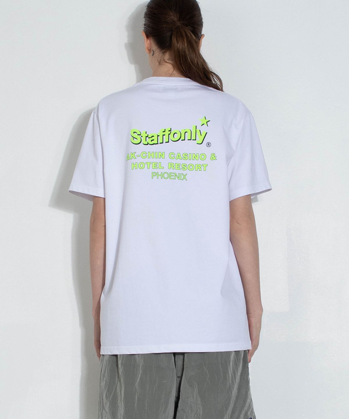 스텝온리(STAFFONLY) STAR LOGO  T-SHIRT (WHITE)
