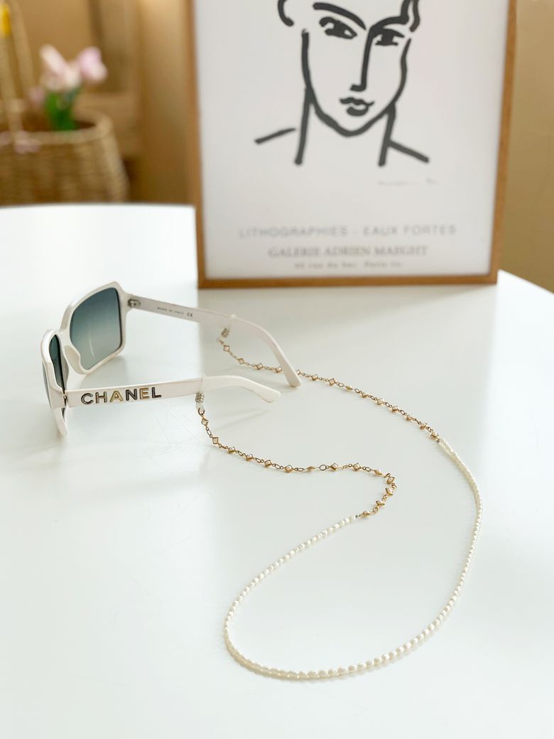 Stella pearl Glasses strap