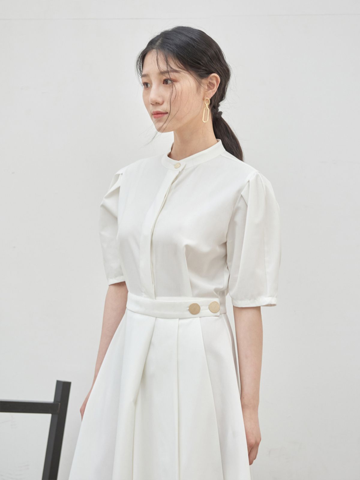 가니송(GANISONG) 골드 버튼 랩 원피스
