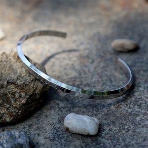 크로노스 CRJ2006B-WT 커프 뱅글 남자 팔찌