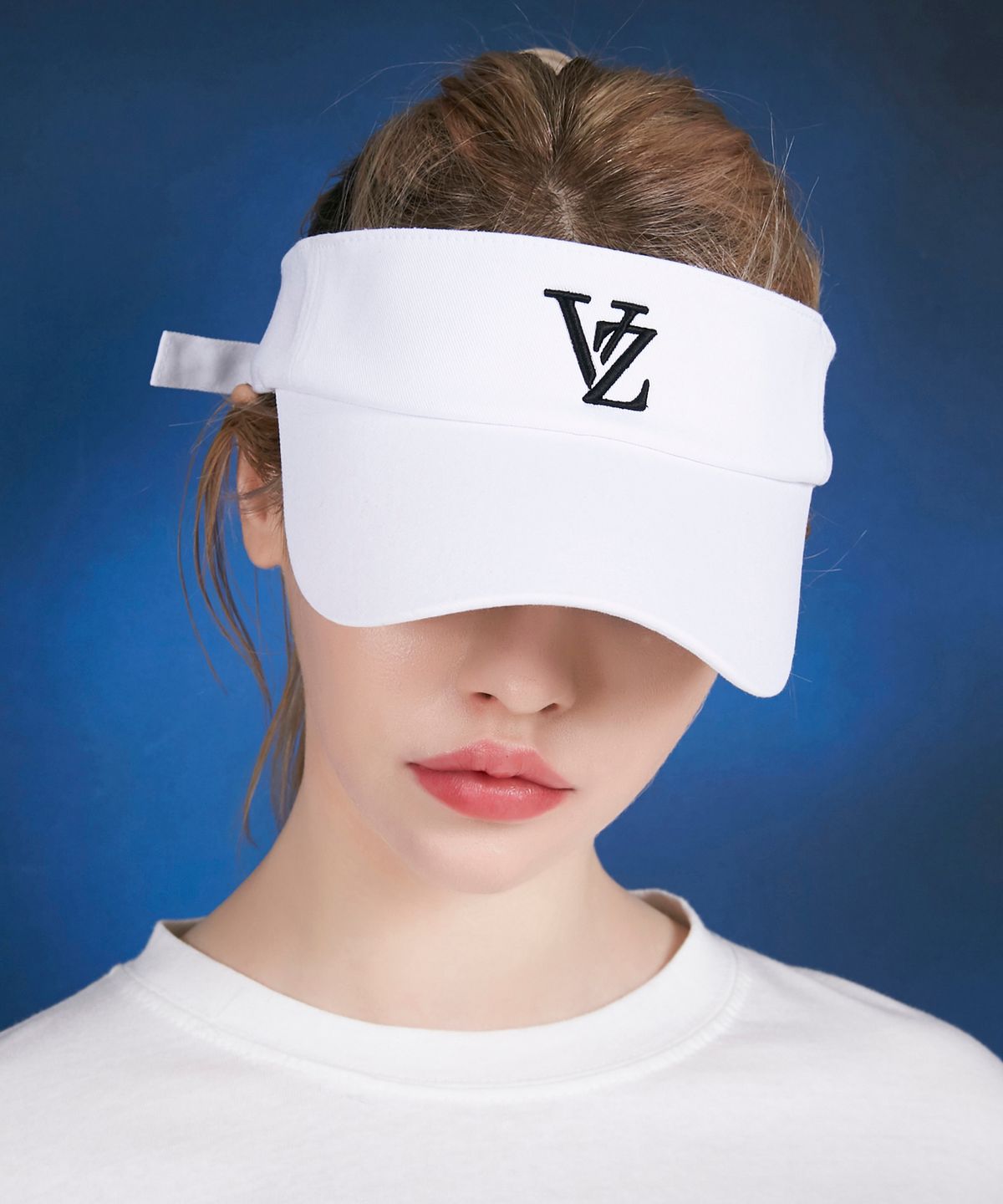 바잘(VARZAR) 3D 모노그램 로고 오버핏 썬캡 화이트