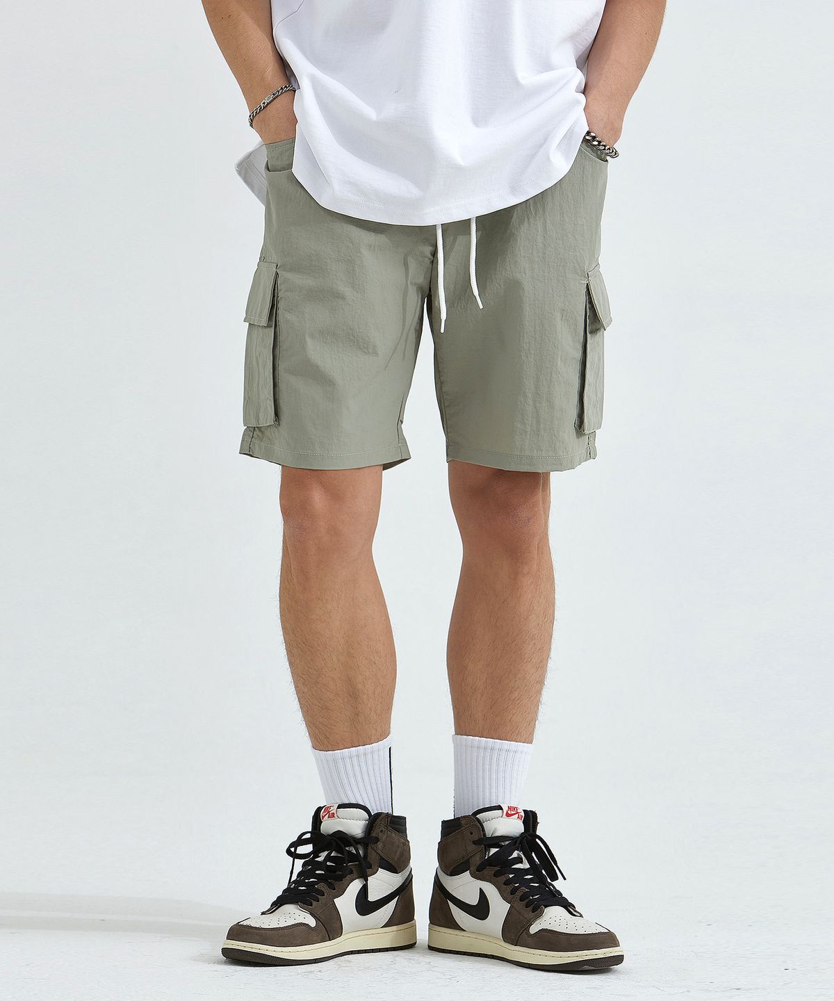앳 더 모먼트(AT THE MOMENT) 데일리 카고 쇼츠 (KHAKI GRAY)