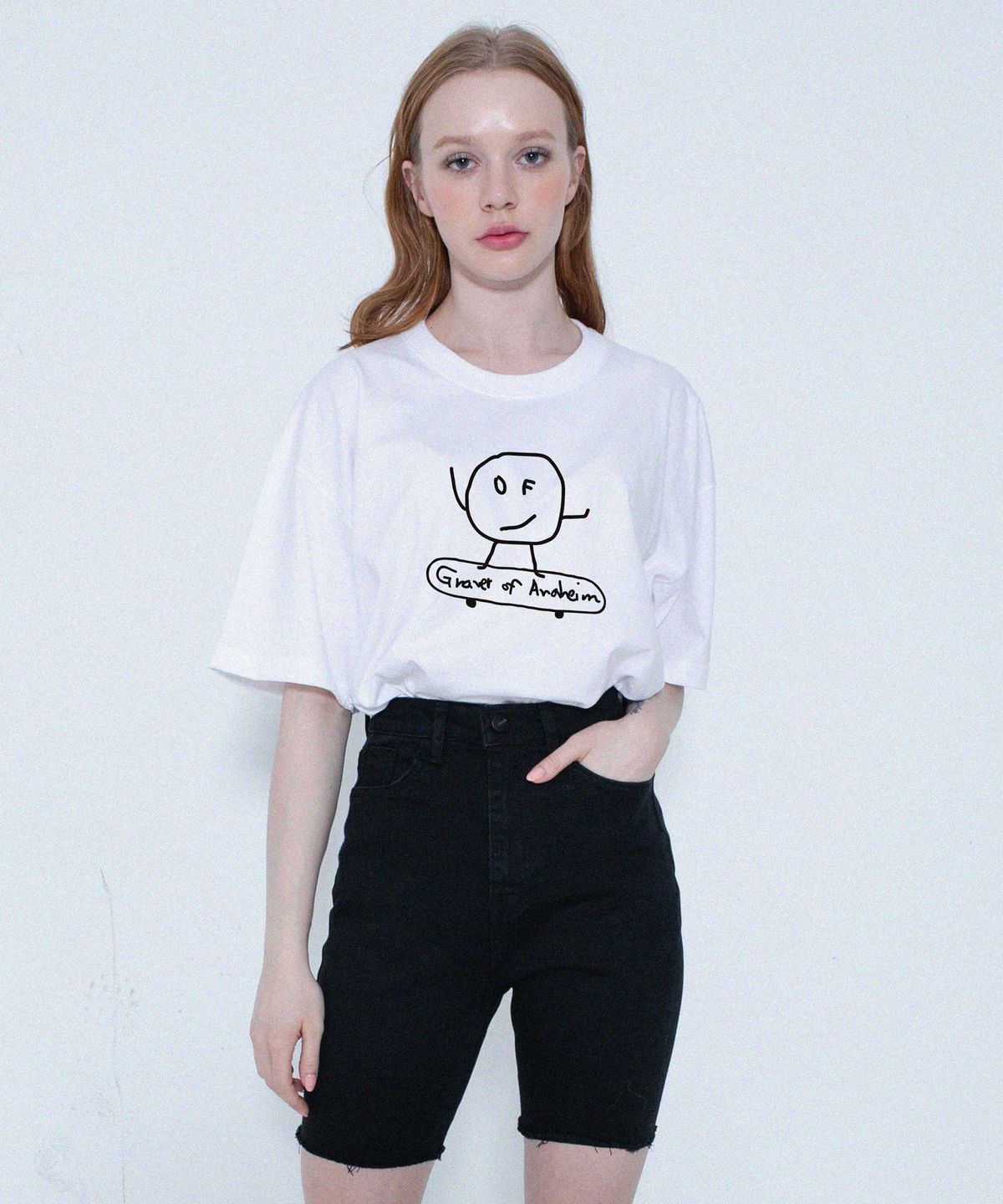 그레이버(GRAVER) [UNISEX]도트 보드 드로잉 반팔티_화이트