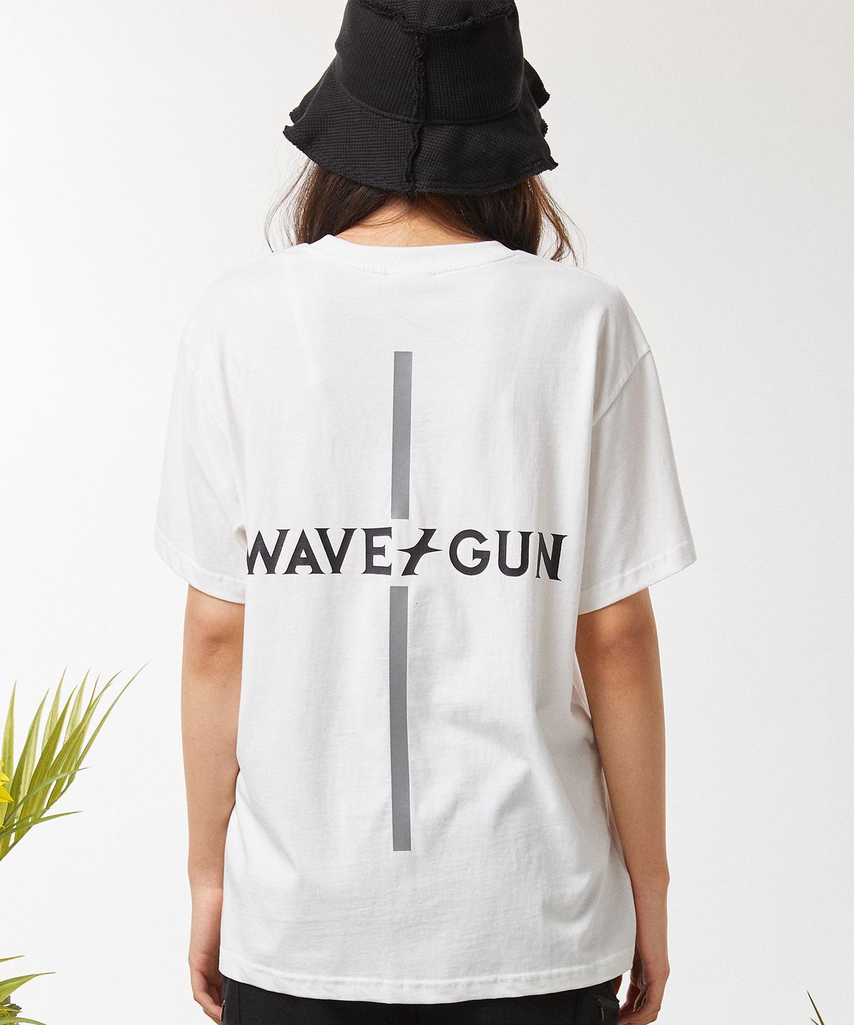웨이브건(WAVEGUN) 크로스 리플렉티브 티셔츠 화이트