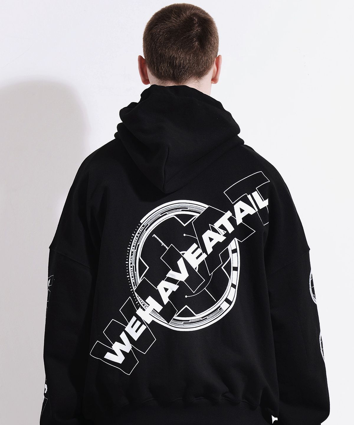 위해브어테일(WE HAVE A TAIL) ELMS HOODIE (BLACK)