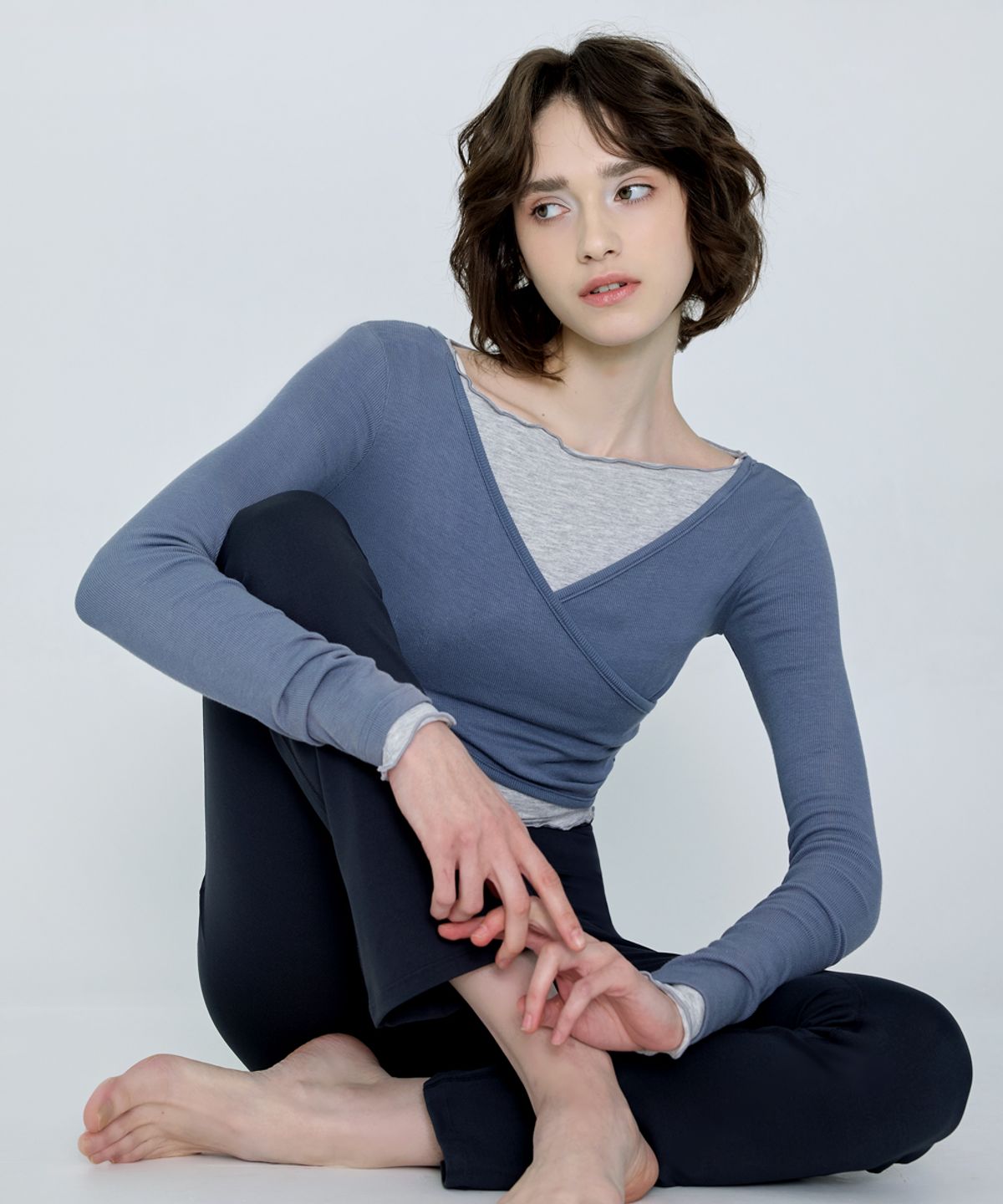 데비웨어(DEVIWEAR) 커브 랩 크롭티 DEVI-T0041-에쉬네이비