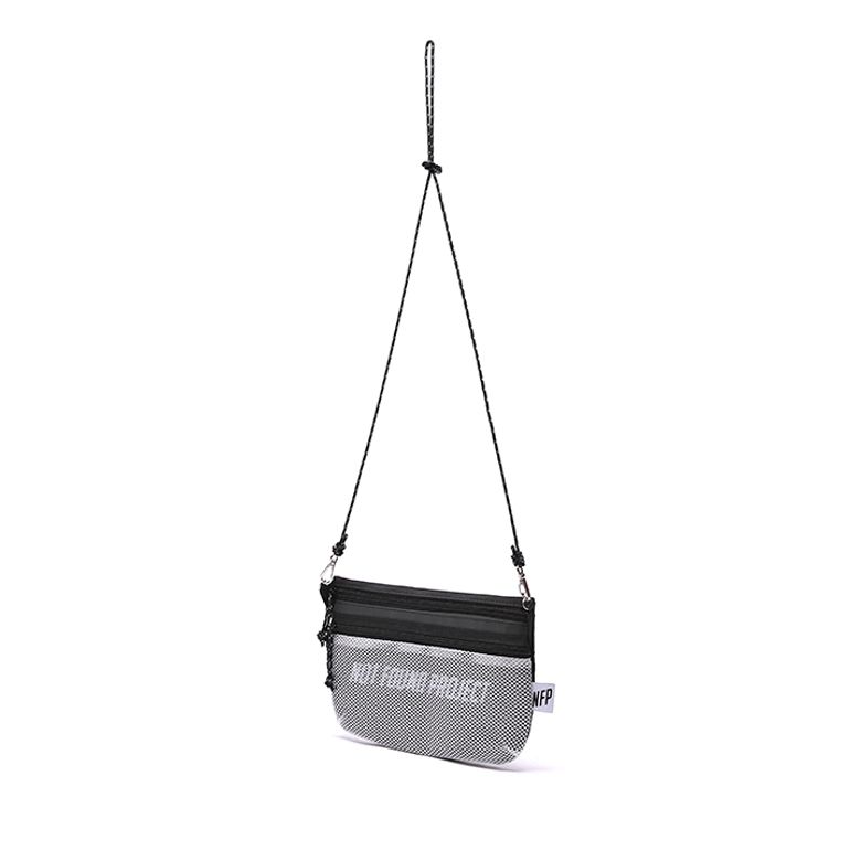 Give out a Flash sacoche bag (BLACK/W) NFP1806014BKW