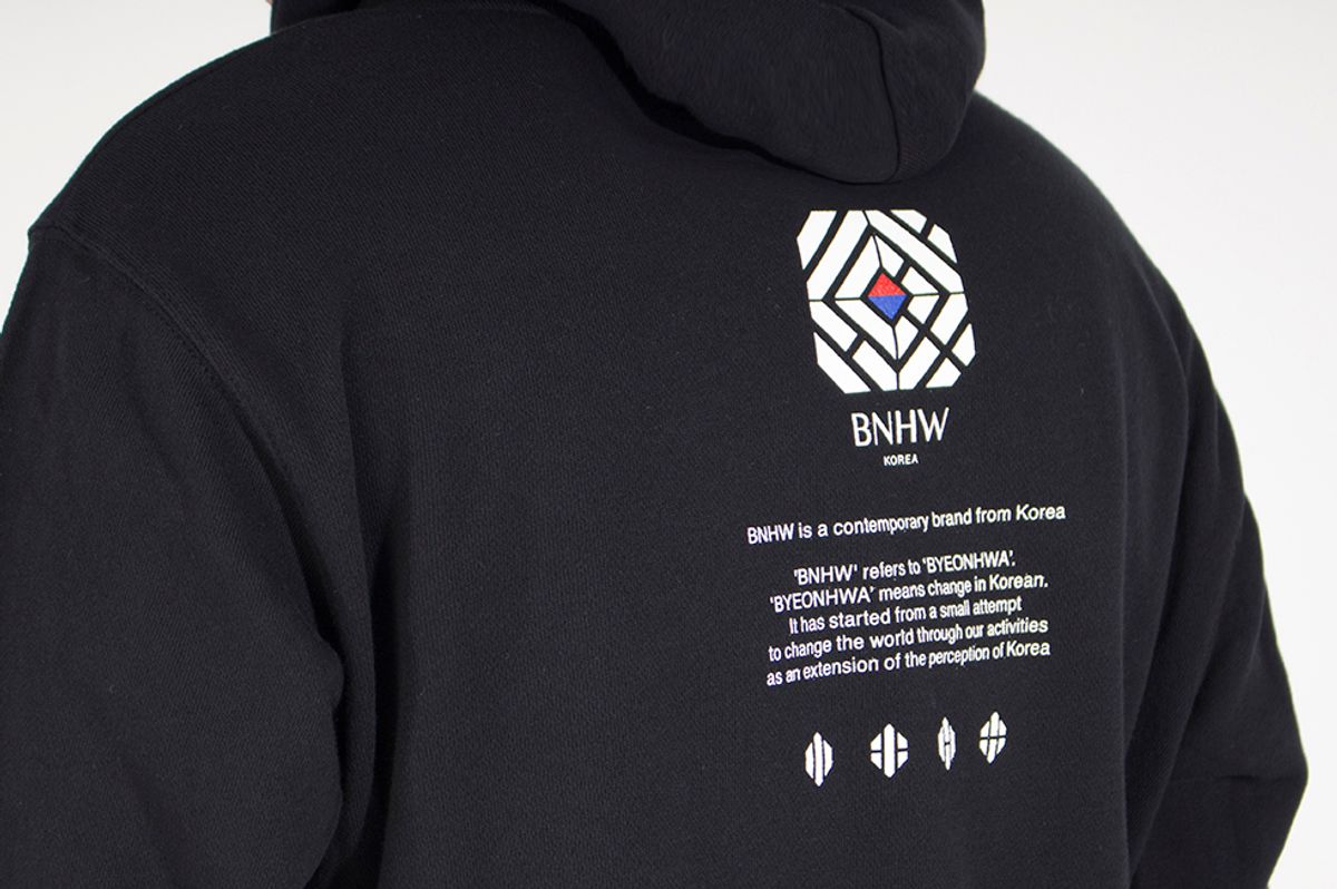 변화(BNHW) CHANGE 태극기 후드티 프린트 블랙