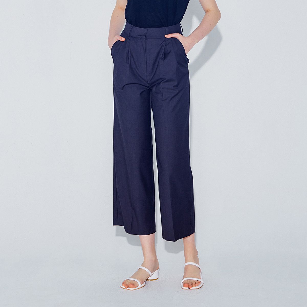 웬스데이딜라잇(WEDNESDAY DELIGHT) Pintuck Slacks_Black