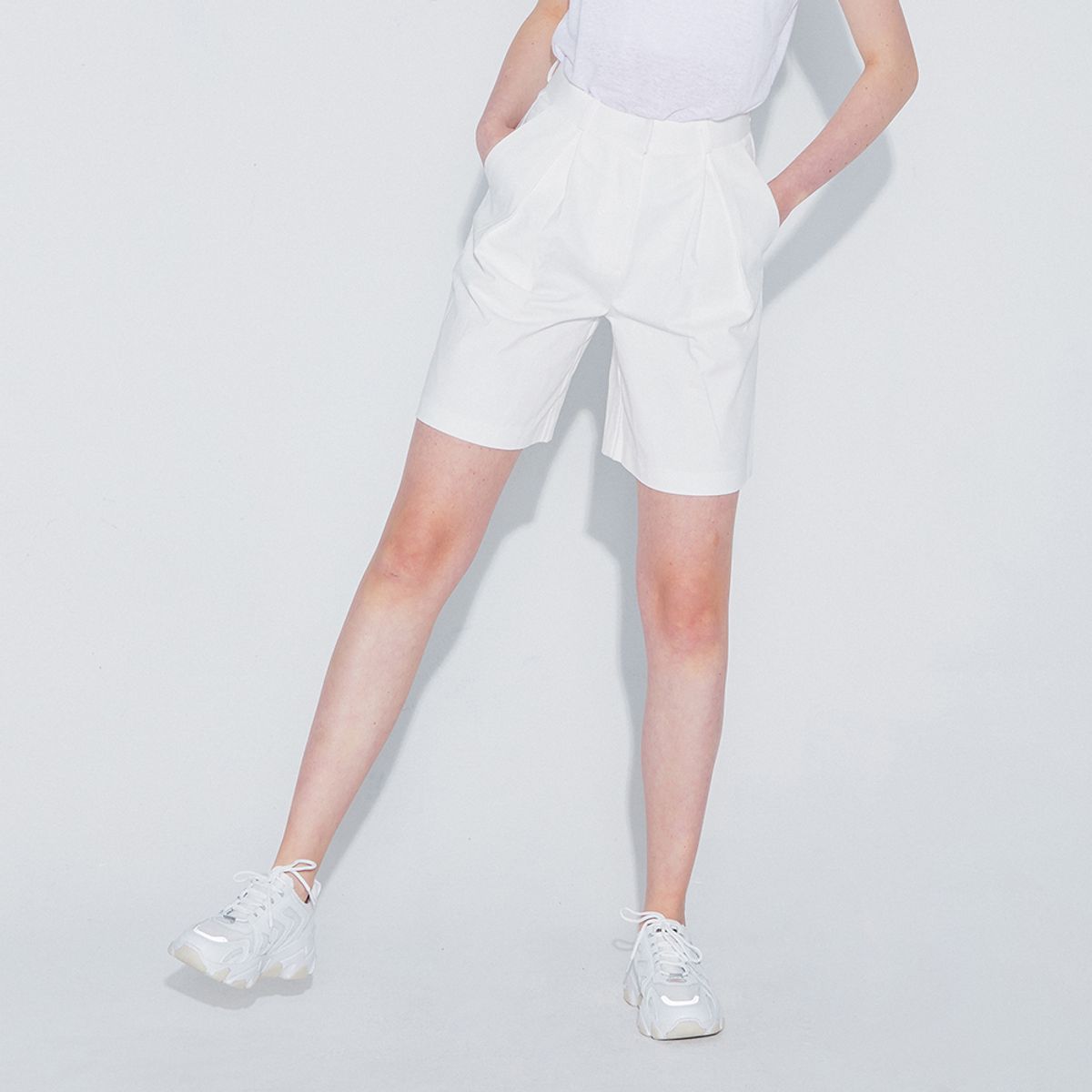 웬스데이딜라잇(WEDNESDAY DELIGHT) Bermuda Pants_Ivory